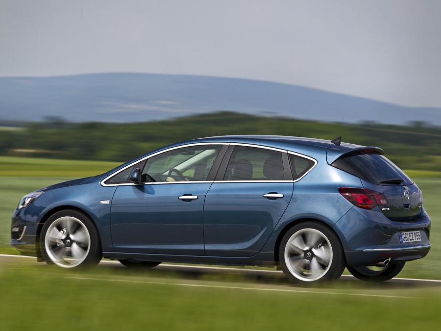  Opel Astra 2012 года  (фото 2 из 7)